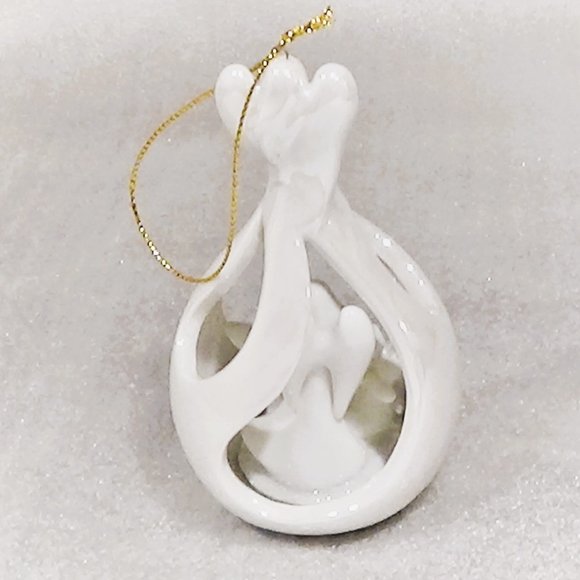 Avon China Christmas Tree Angel Ornament-2005 - Picture 3 of 4